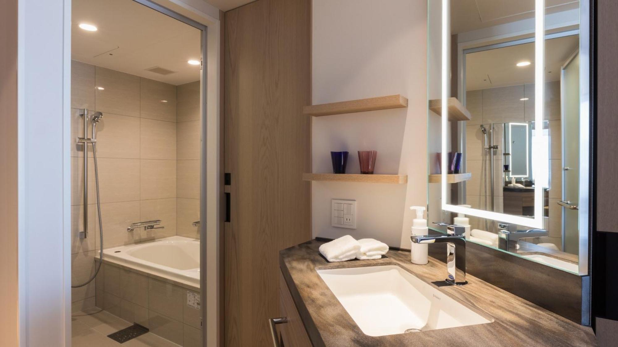 Metropolitan Hotel 4*